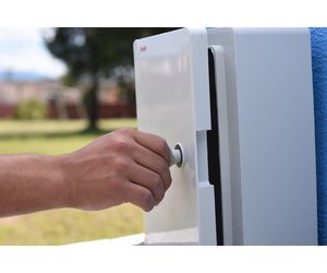 Ключевые преимущества пластиковых термошкафов